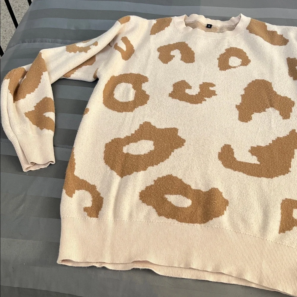 Oversized Sweater Animal Print Beige and Brown Leopard Patterned